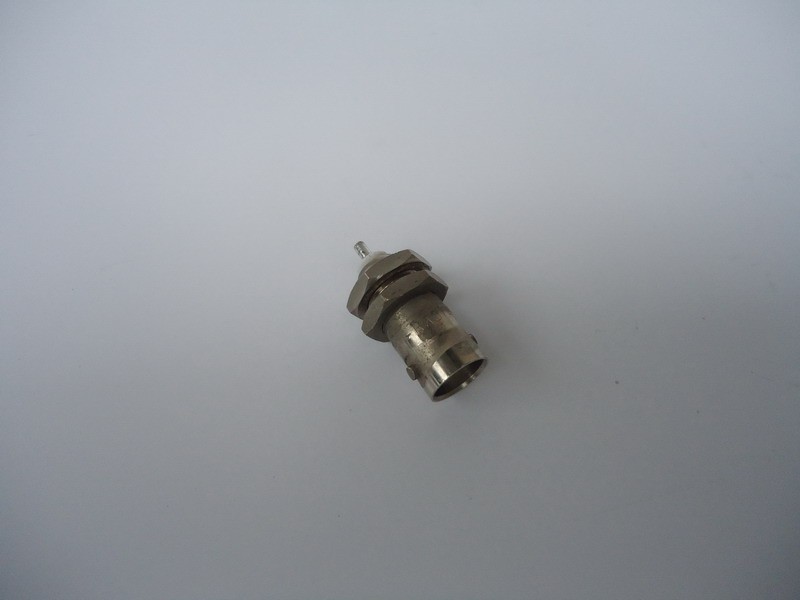 Ženski BNC konektor za montažu