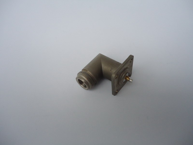Right-angle female N connector